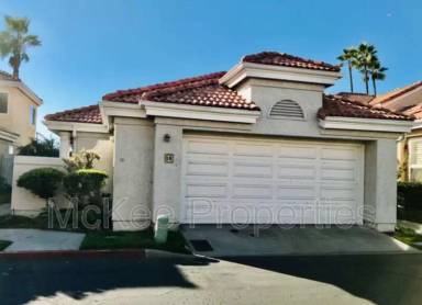 Main picture of 18 S Cays Ct