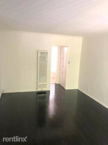 Main picture of 2352 Glendale Blvd