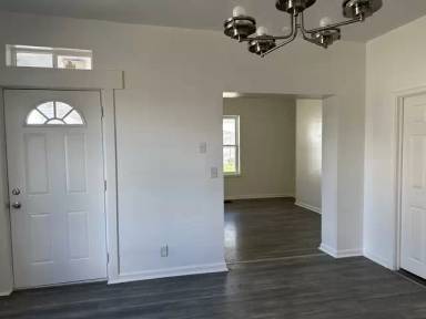 Main picture of 41 S Oakley Ave