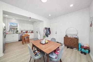 Main picture of 3639 W Iowa St