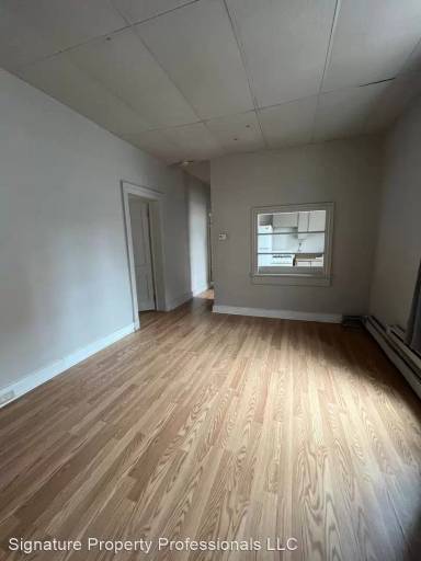 Main picture of 211 W King St