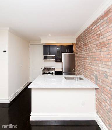 Main picture of 13 E 4th St
