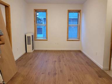 Main picture of 2464 64th St