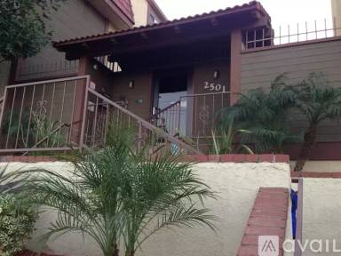 Main picture of 2501 Temple Ave