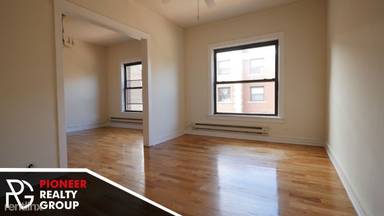 Main picture of 831 W Waveland Ave