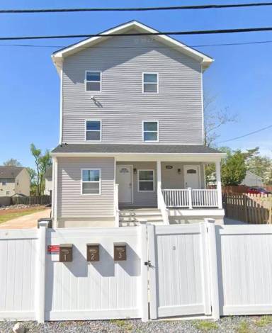 Main picture of 6504 Armstrong Ave
