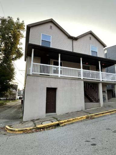 Main picture of 255 Ruth Aly