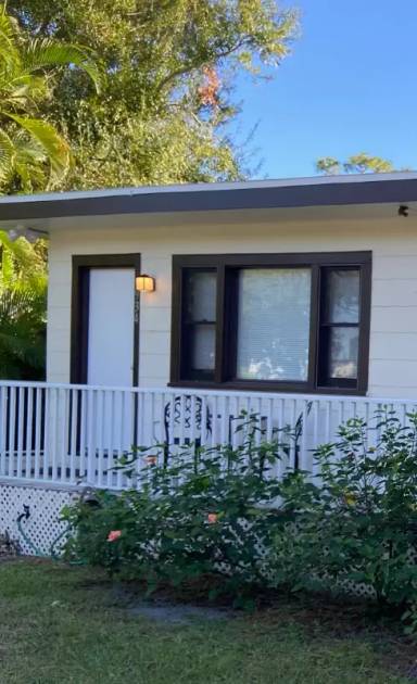 Main picture of 1936 Edison Ave