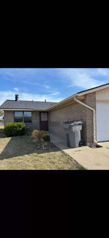 Main picture of 2508 NE Dearborn Ave