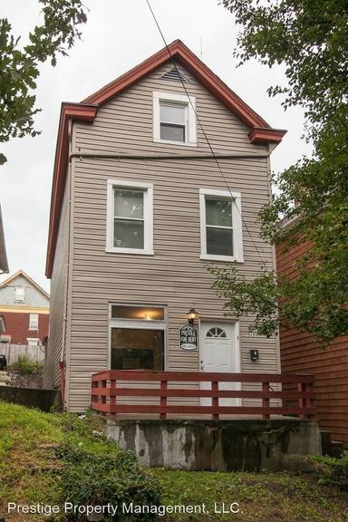 Main picture of 2312 Flora St