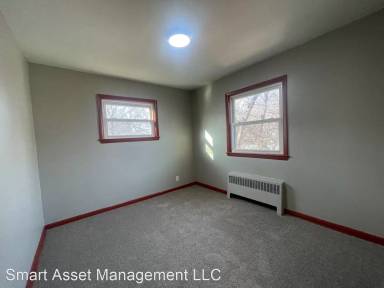 Main picture of 1820 W Hampton Ave