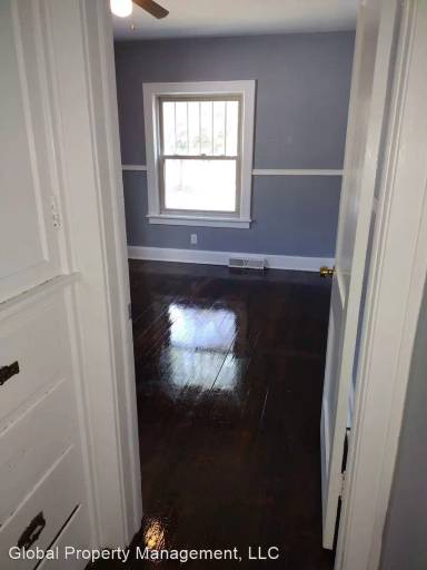 Main picture of 2216 Elizabeth Ave