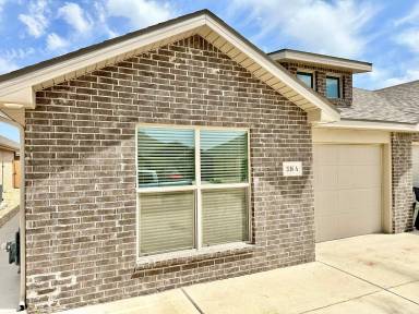 Main picture of 2116 N Jayton Ave