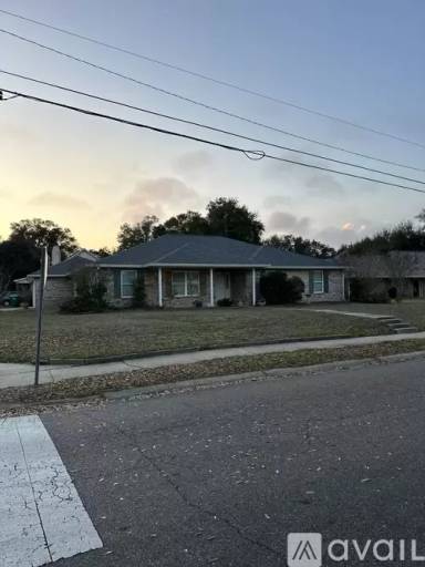 Main picture of 701 Sarazen Dr