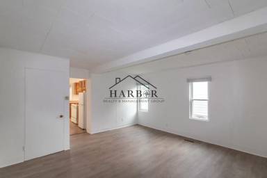 Main picture of 224 9th Ave NW