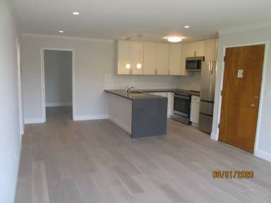 Main picture of 365 Warwick Ave