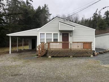 Main picture of 2829 N Oak Harbor Rd