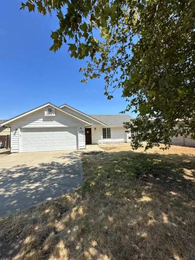 Main picture of 3228 Lyndsey Ln