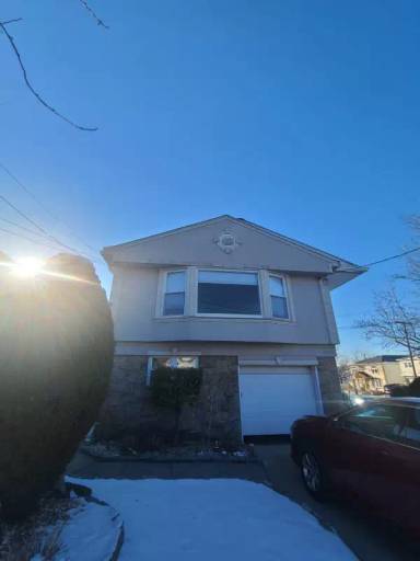 Main picture of 222 Manor Rd