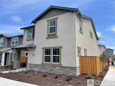 Main picture of 570 Glimmer Way