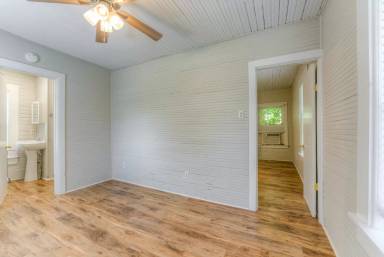 Main picture of 1829 Carr Ave