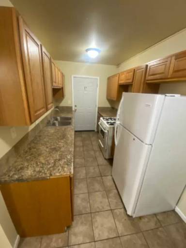 Main picture of 4850 W Adams St