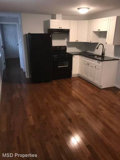 Main picture of 221 Market St