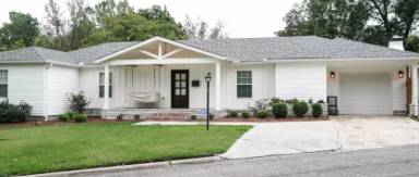 Main picture of 502 Grand Ave
