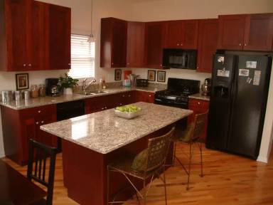 Main picture of 1522 W Greenleaf Ave