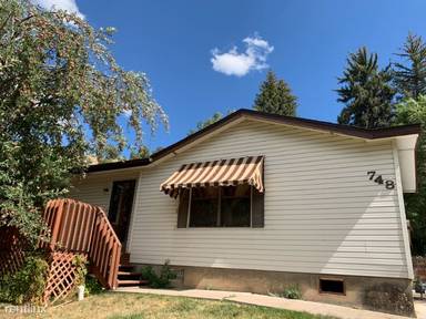 Main picture of 748 Lincoln Ave
