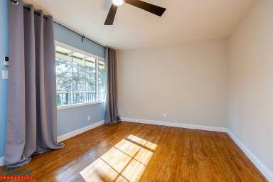 Main picture of 85 E Taylor St