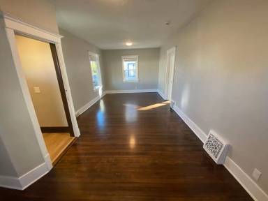 Main picture of 4333 Erskine St