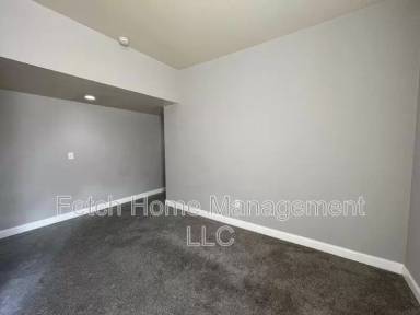 Main picture of 138 S 3rd St