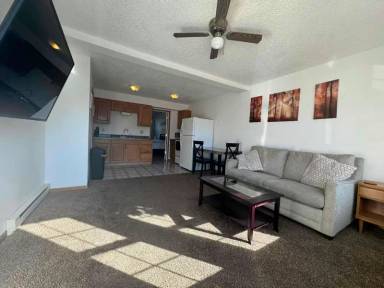 Main picture of 931 Middle St