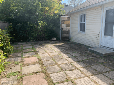 Main picture of 1482 University Ave