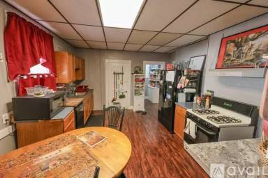 Main picture of 21 Waumbeck St