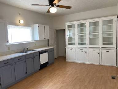 Main picture of 603 McCarthy St