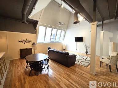 Main picture of 315 Main St