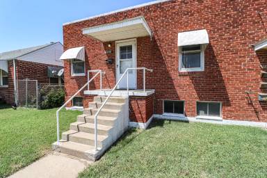 Main picture of 1126 W McCormick Ave