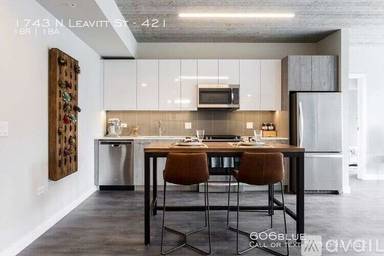 Main picture of 606 Blue Apartments