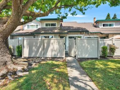 Main picture of 1098 Civic Center Dr