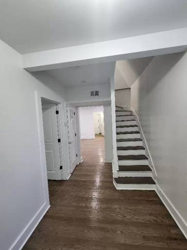 Main picture of 815 Essex Ave