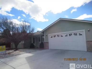 Main picture of 975 Adobe Dr