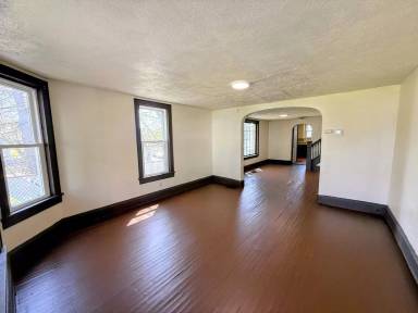 Main picture of 2048 2nd St NE