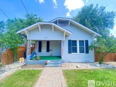 Main picture of 404 E Jones St