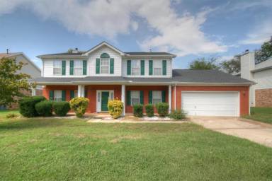 Main picture of 335 Bradford Farms Dr