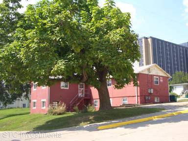 Main picture of 926 N Charles St