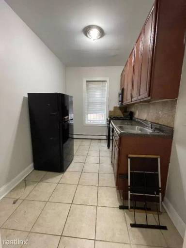 Main picture of 6 Tonnele Ave