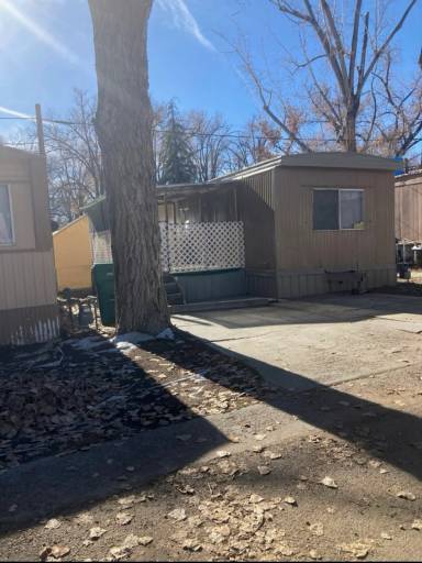 Main picture of 951 N Auburn Ave