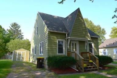Main picture of 117 E 11th St